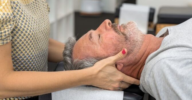 What Is Evidence-Based Chiropractic Care? Here’s What It Means for Your Health image